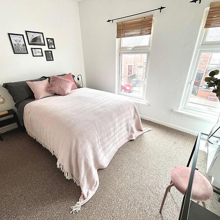 فيلا Edinburgh Street Townhouse بلفاست المظهر الخارجي الصورة